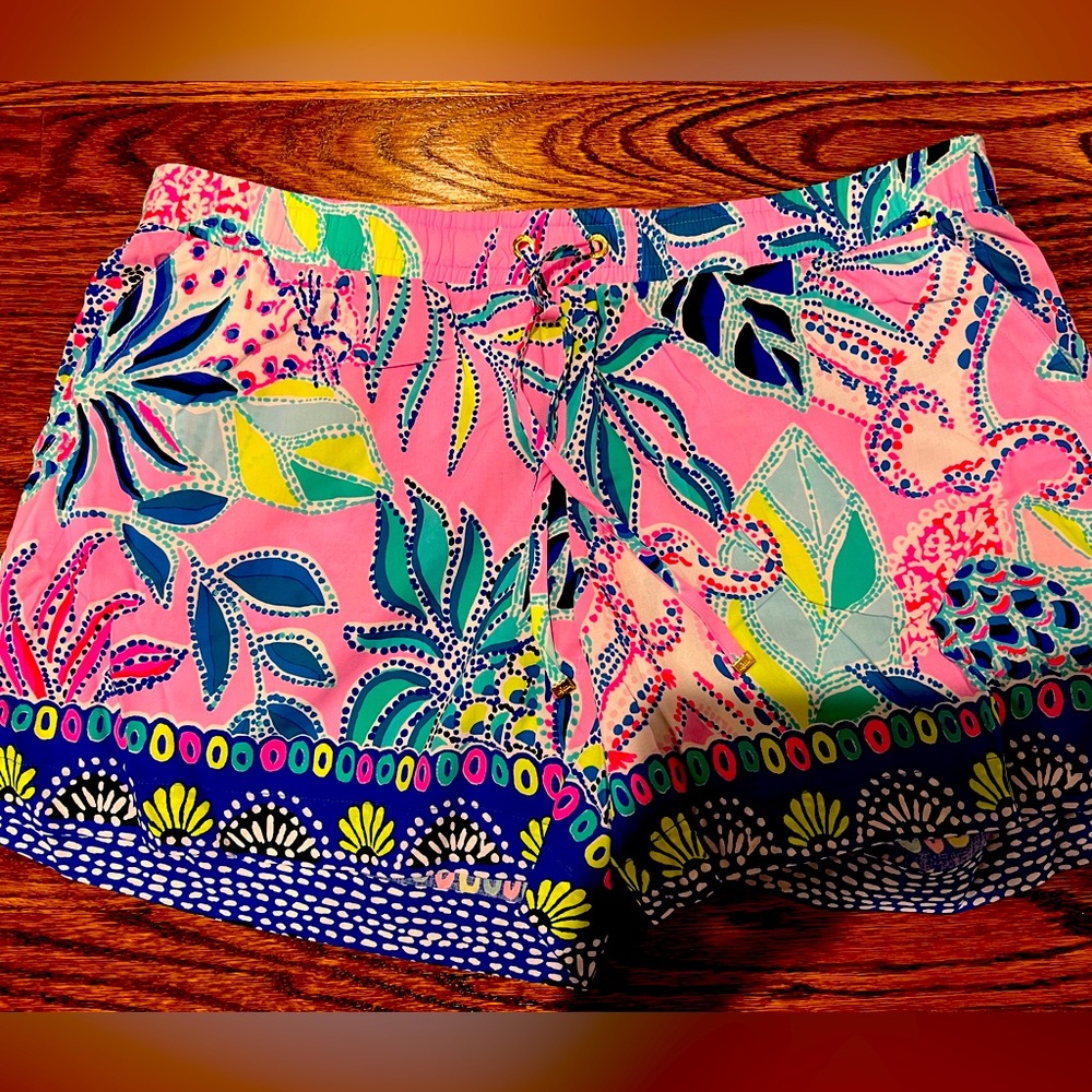 Lilly Pulitzer Katia Shorts size L. New with tags
